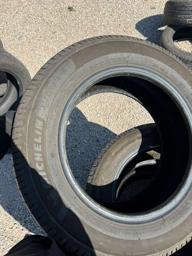 215/60R16 Set (4 Used Tires) Michelin Defender &  Michelin X Tour