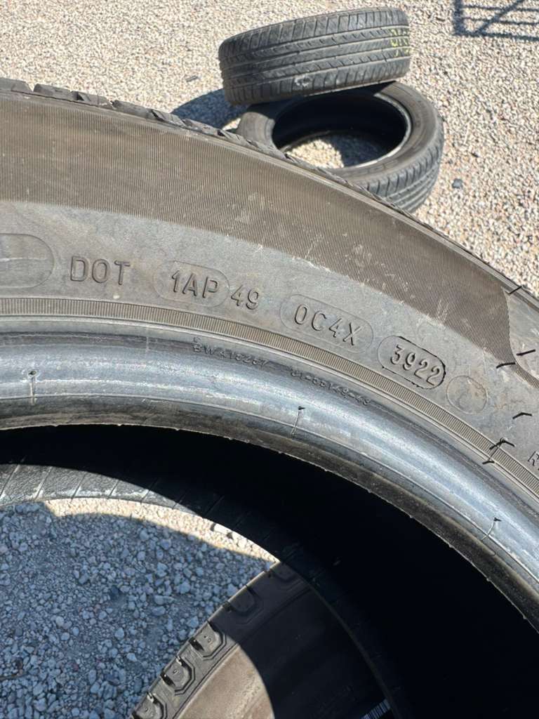 215/60R16 Set (4 Used Tires) Michelin Defender &  Michelin X Tour