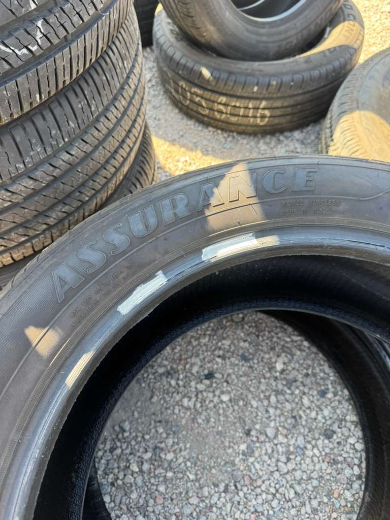 255/50R20 Pair (2 Used Tires) Michelin Assurance