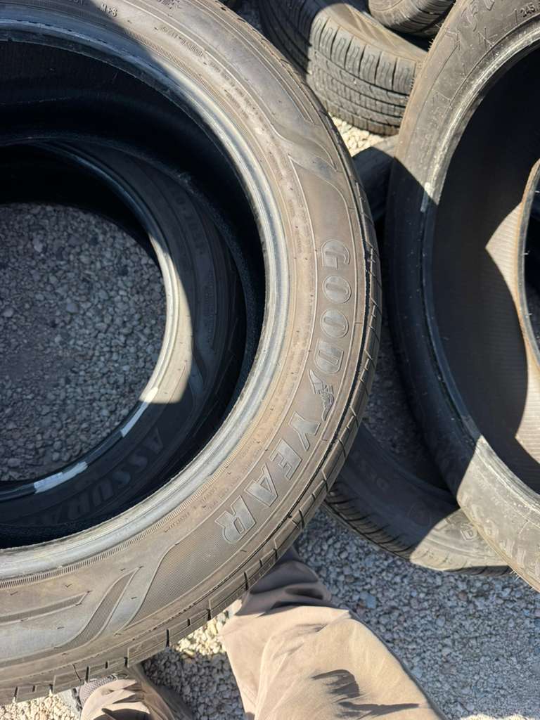 255/50R20 Pair (2 Used Tires) Michelin Assurance