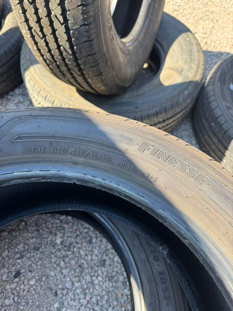 255/50R20 Pair (2 Used Tires) Michelin Assurance
