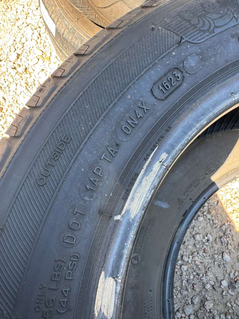 195/65R15 Pair (2 Used Tires) Michelin Defender