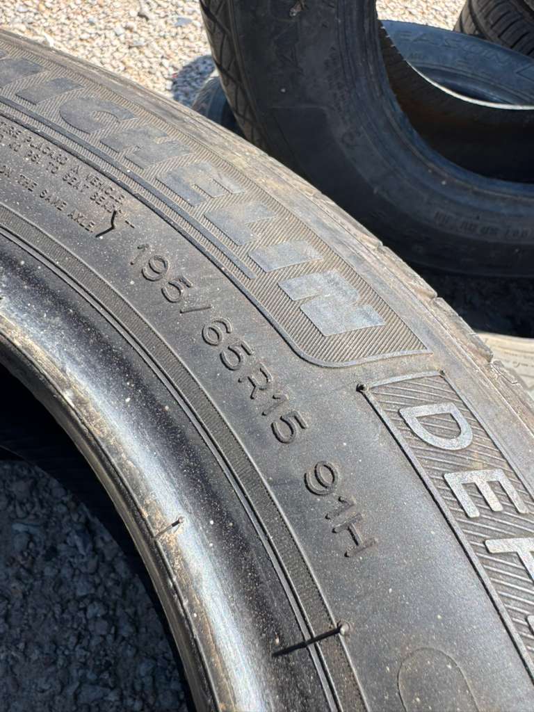 195/65R15 Pair (2 Used Tires) Michelin Defender