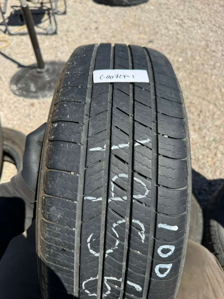 195/65R15 Pair (2 Used Tires) Michelin Defender