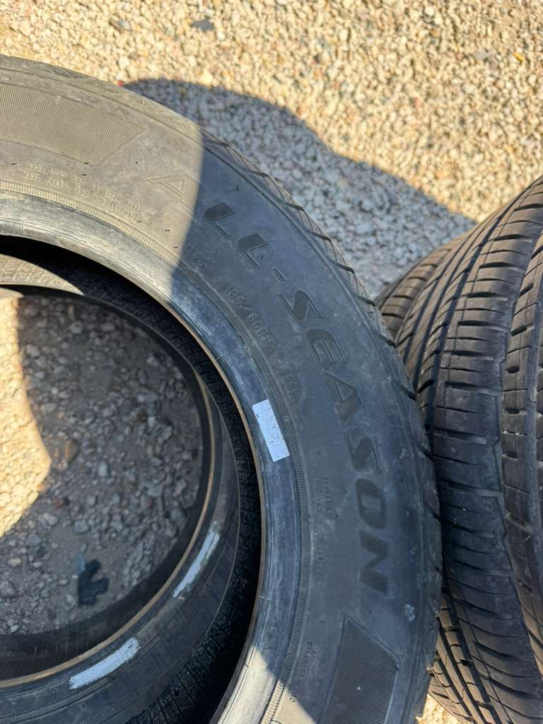 195/60R15 Pair (2 Used Tires) Douglas