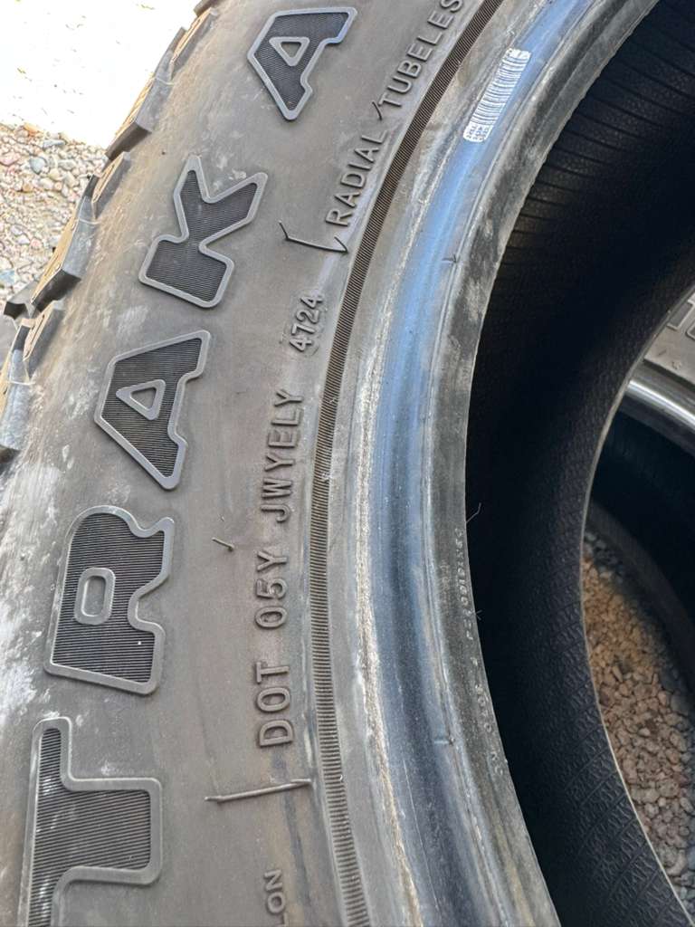 275/65R18 Pair (2 Used Tires) Rovelo Ridgetrak