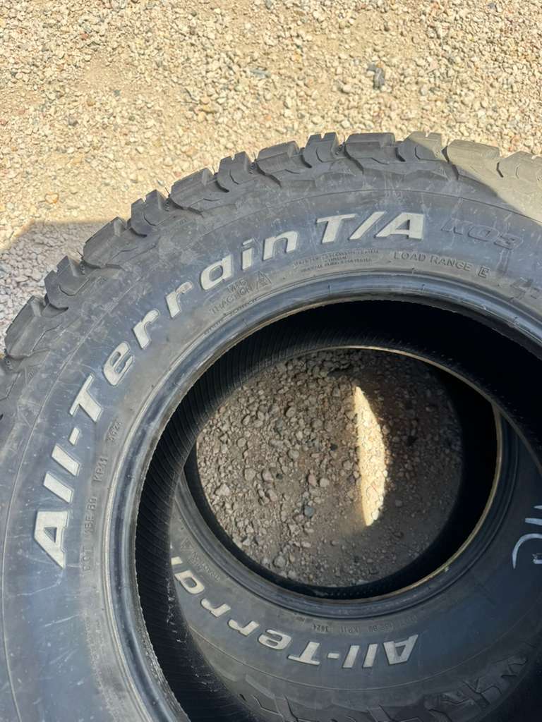 LT275/65R18 Pair (2 Used Tires) Bfgoodrich KO3