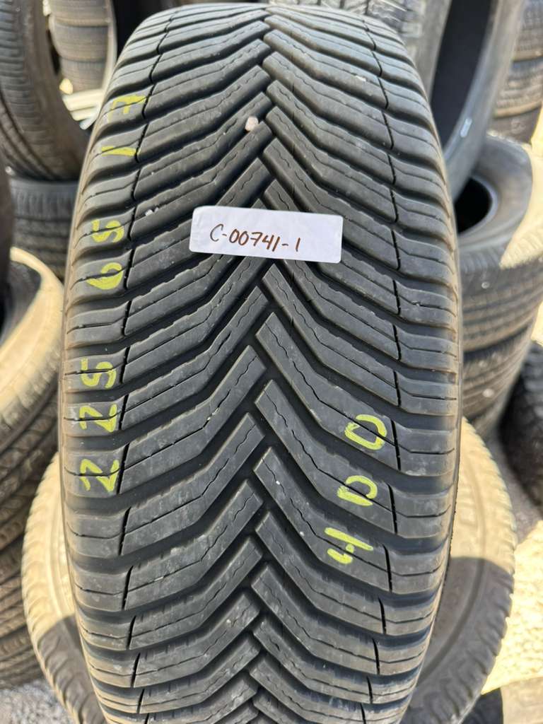 225/65R17 Set (4 Used Tires) Michelin Cross Climate