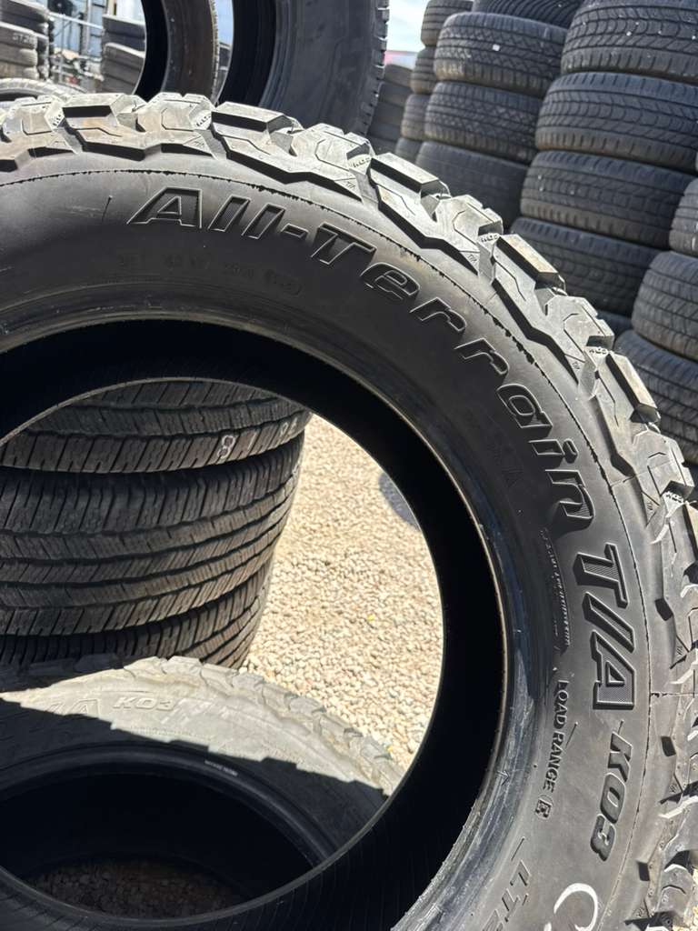 LT275/65R20 Pair (2 Used Tires) Bfgoodrich KO3