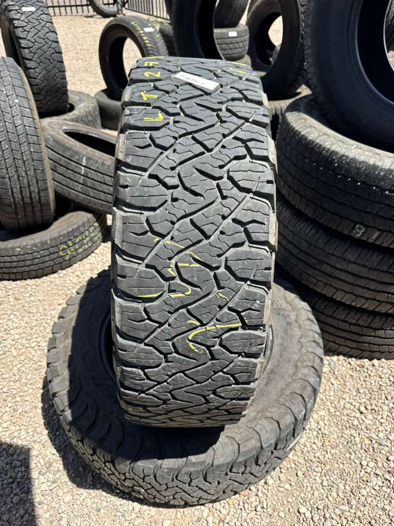 LT275/65R20 Pair (2 Used Tires) Bfgoodrich KO3