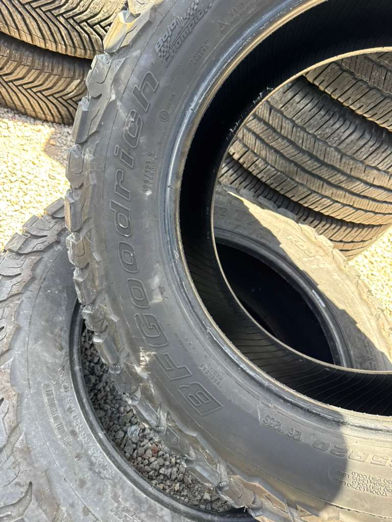 LT275/65R20 Pair (2 Used Tires) Bfgoodrich KO3