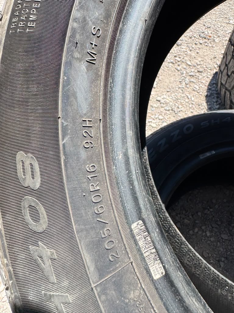 205/60R16 Pair (2 Used Tires) Sailun Atrezzo SH408