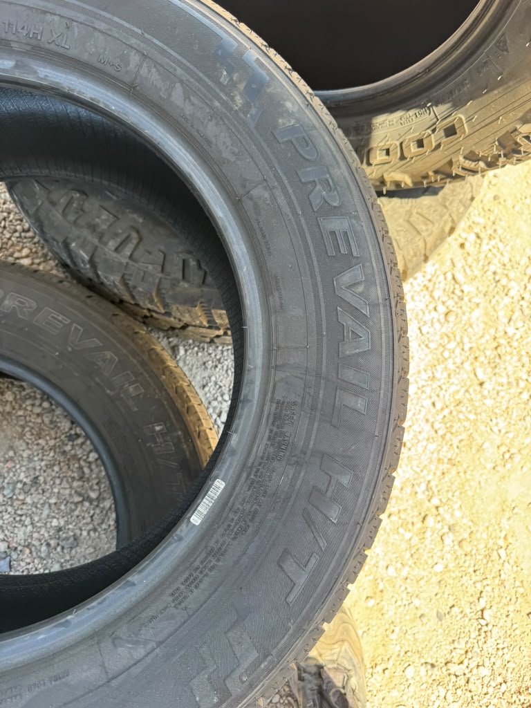 265/60R18 Pair (2 Used Tires) Celimo Prevail