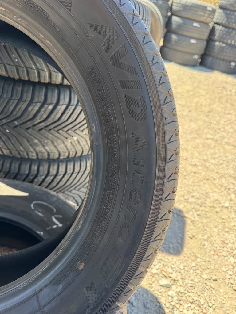 225/60R17 Pair (2 Used Tires) Yokohama Avid Ascend GT