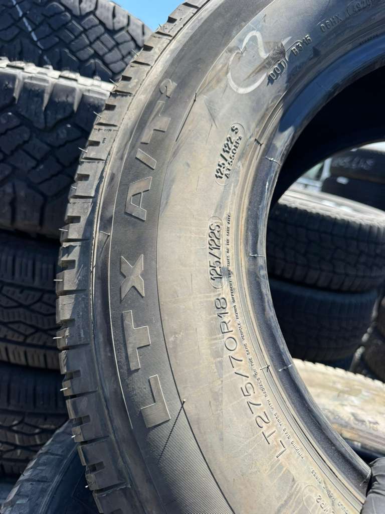 LT275/70R18 Set (4 Used Tires) Michelin LTX