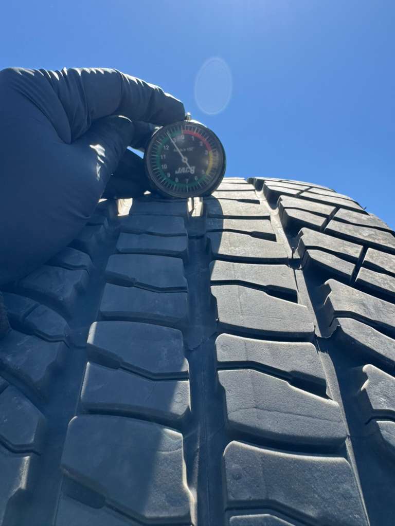 LT275/70R18 Set (4 Used Tires) Michelin LTX