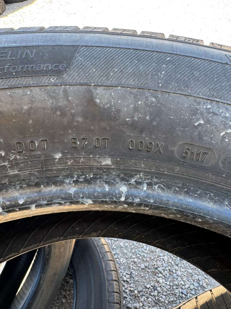 LT275/65R20 Set (4 Used Tires) Michelin Defender LTX M/S