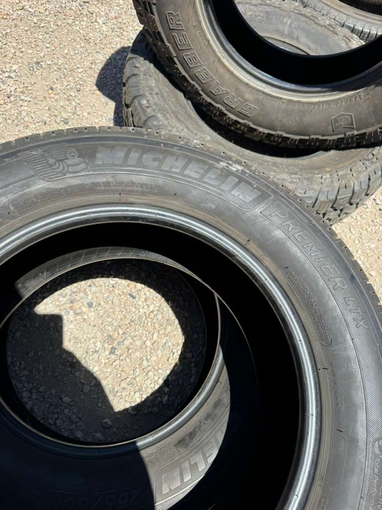 265/60R18 Pair (2 Used Tires) Michelin Premier LTX
