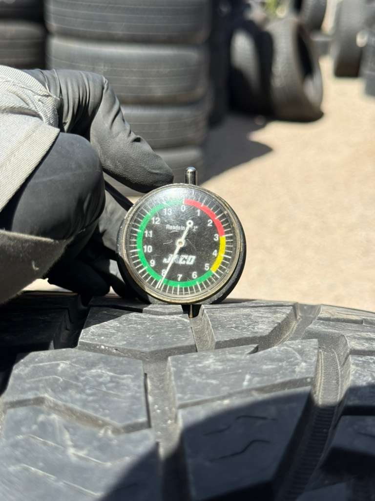 LT275/60R20 Pair (2 Used Tires) Hercules Terra Trac AT