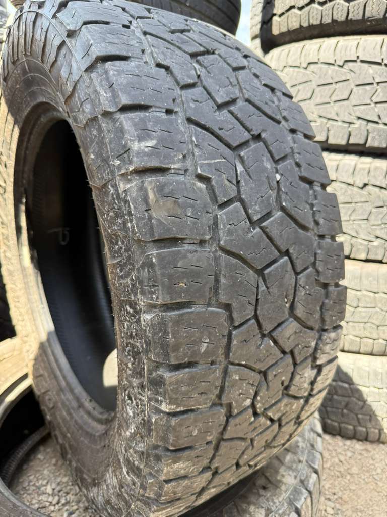 LT285/60R20 Pair (2 Used Tires) Toyo Open Country A/T III