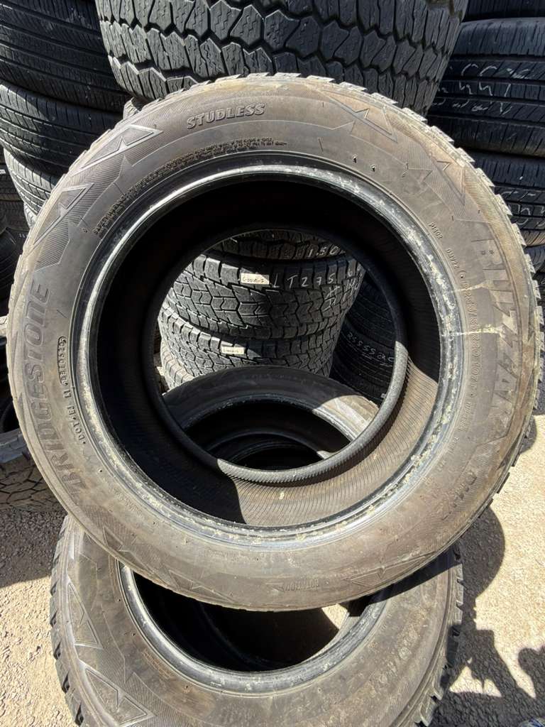 255/55R20 Set (4 Used Tires) Bridgestone Blizzak DM-V2
