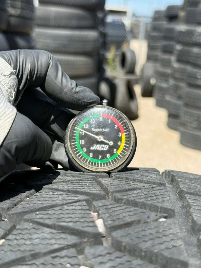 255/55R20 Set (4 Used Tires) Bridgestone Blizzak DM-V2