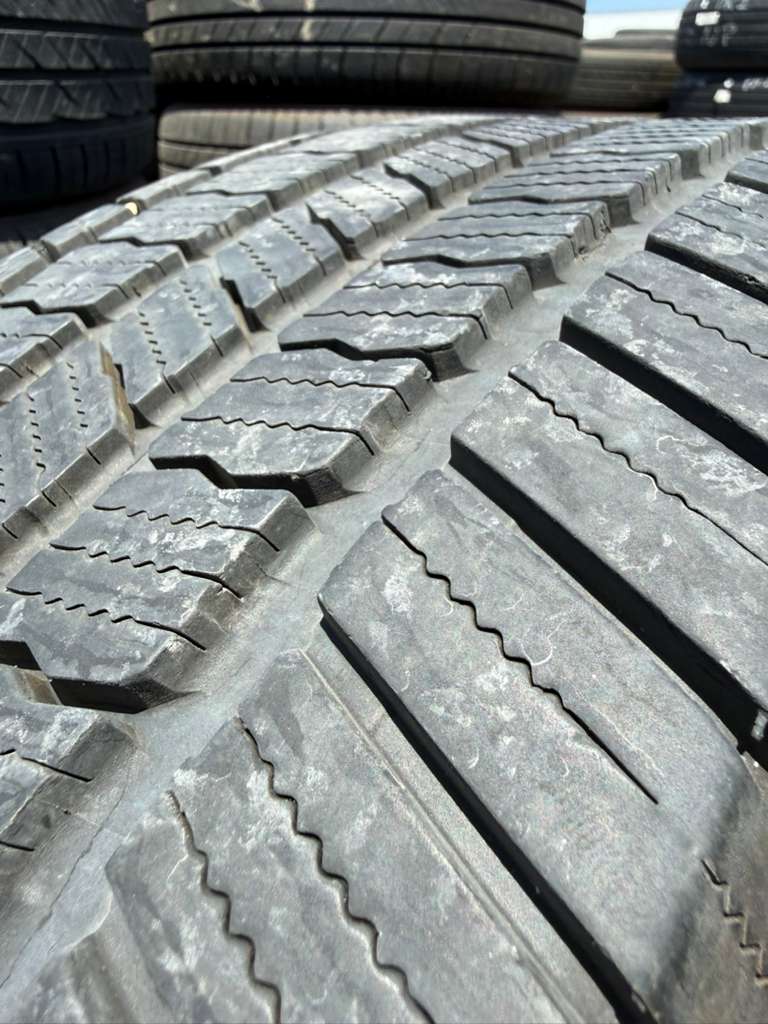 275/65R18 Pair (2 Used Tires) Michelin Defender LTX