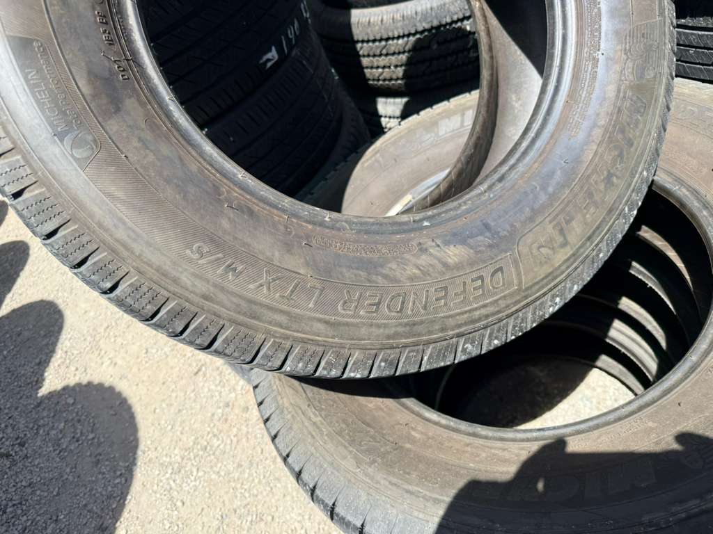 275/65R18 Pair (2 Used Tires) Michelin Defender LTX
