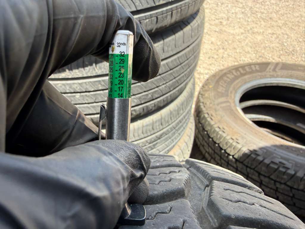 LT265/65R18 Pair (2 Like New Tires) Cooper Discoverer AT3 LT