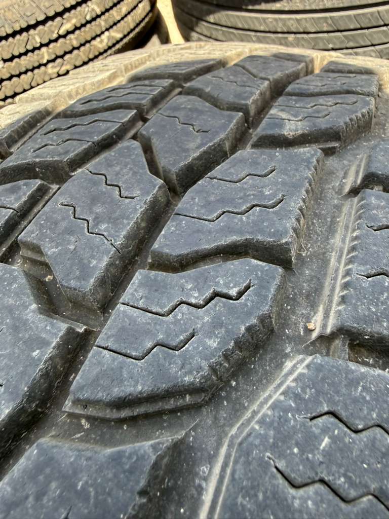 LT265/65R18 Pair (2 Like New Tires) Cooper Discoverer AT3 LT