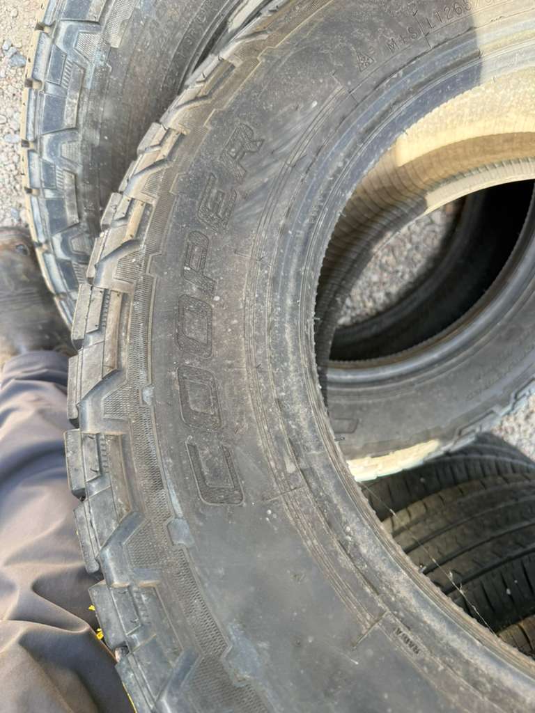 LT265/65R18 Pair (2 Like New Tires) Cooper Discoverer AT3 LT