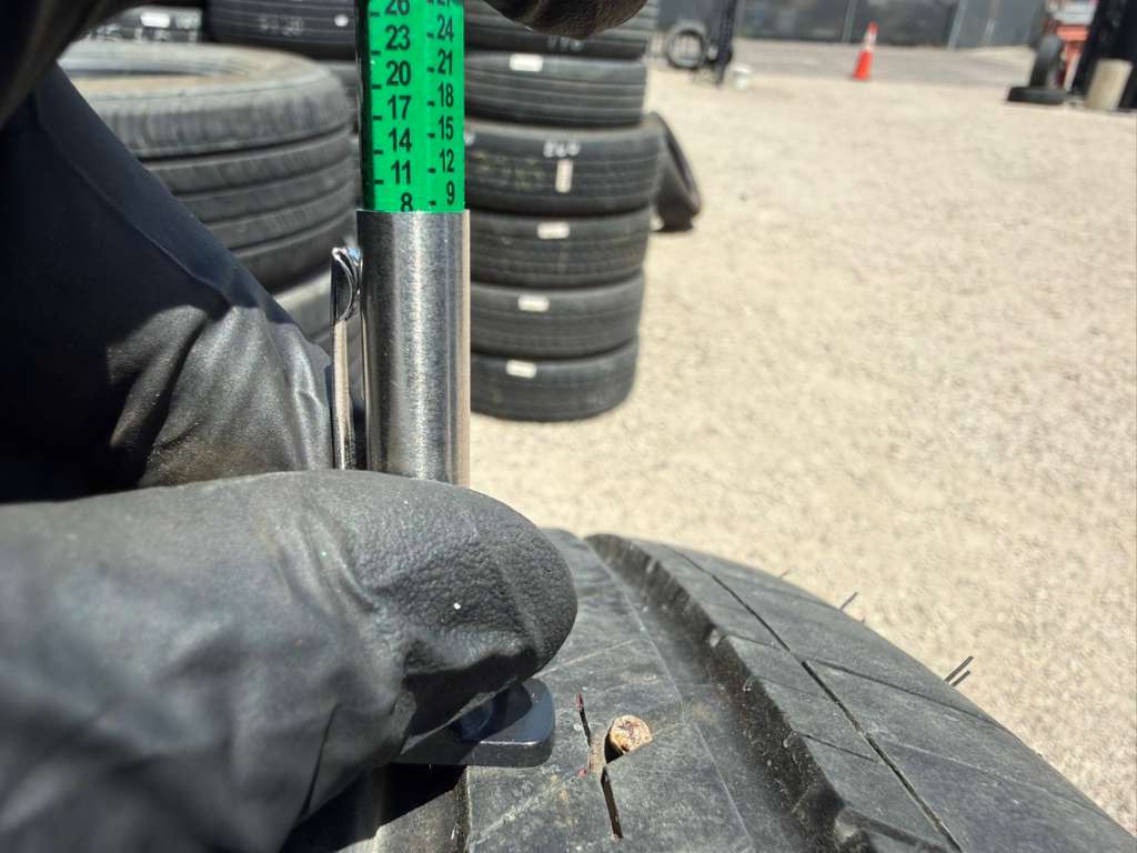235/60R18 Set (4 Used Tires) Bridgestone Ecopia HL422