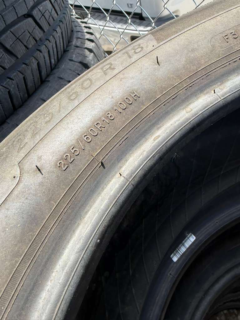 225/60R18 Pair (2 Used Tires) Michelin Primacy AS
