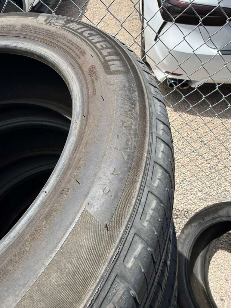 225/60R18 Pair (2 Used Tires) Michelin Primacy AS