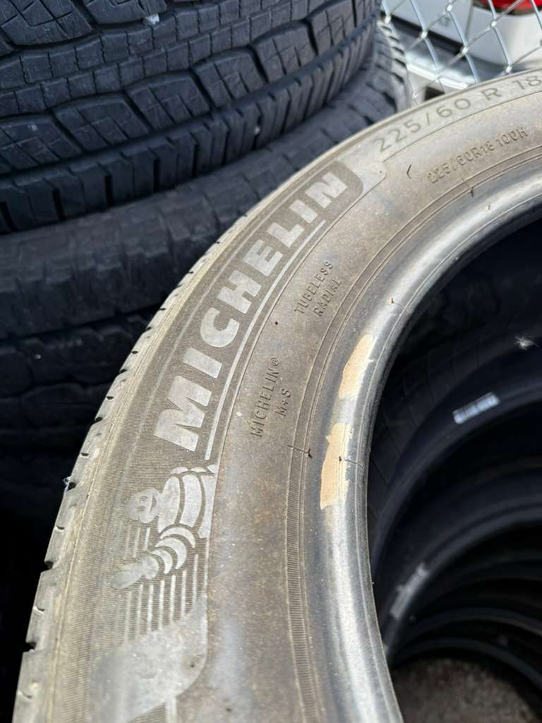 225/60R18 Pair (2 Used Tires) Michelin Primacy AS