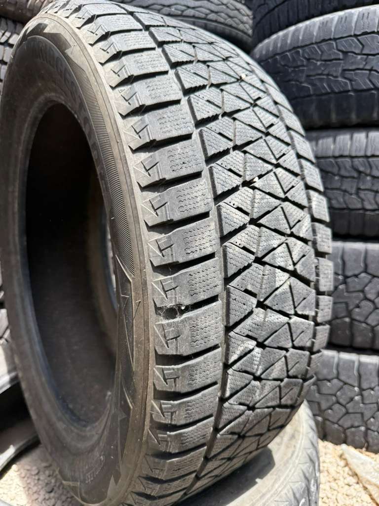 255/55R20 Pair (2 Used Tires) Bridgestone Blizzak DM-V2