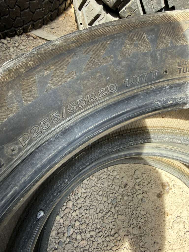 255/55R20 Pair (2 Used Tires) Bridgestone Blizzak DM-V2