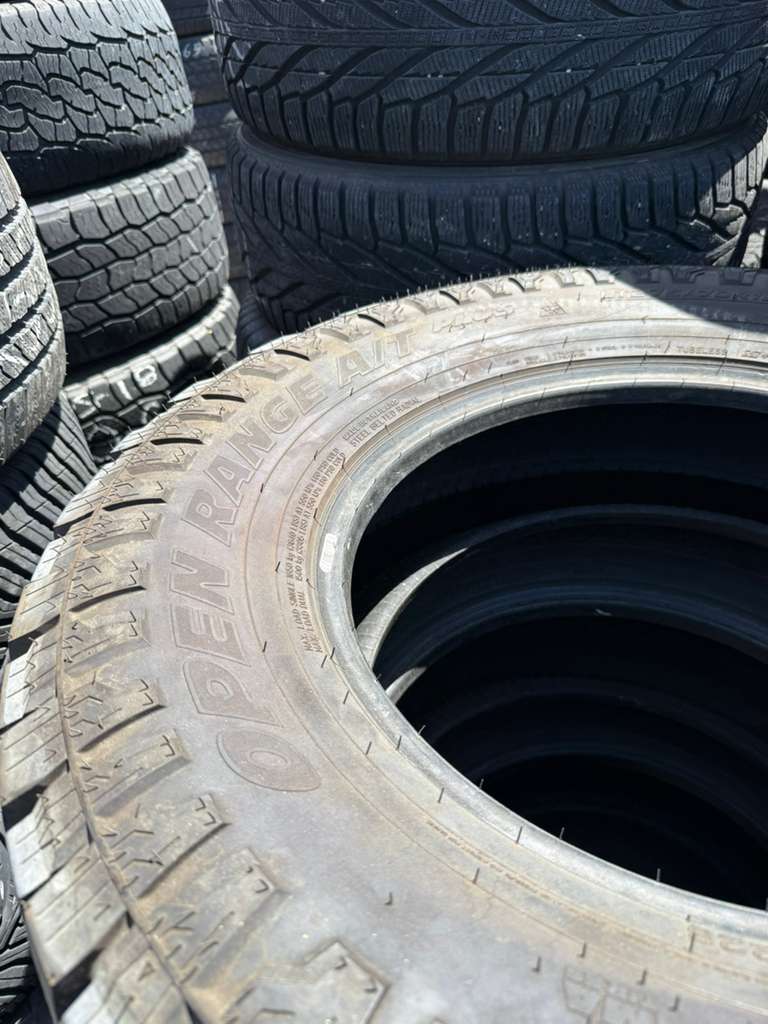LT275/70R18 Set (4 Like New Tires) Mazama Open Range AT plus