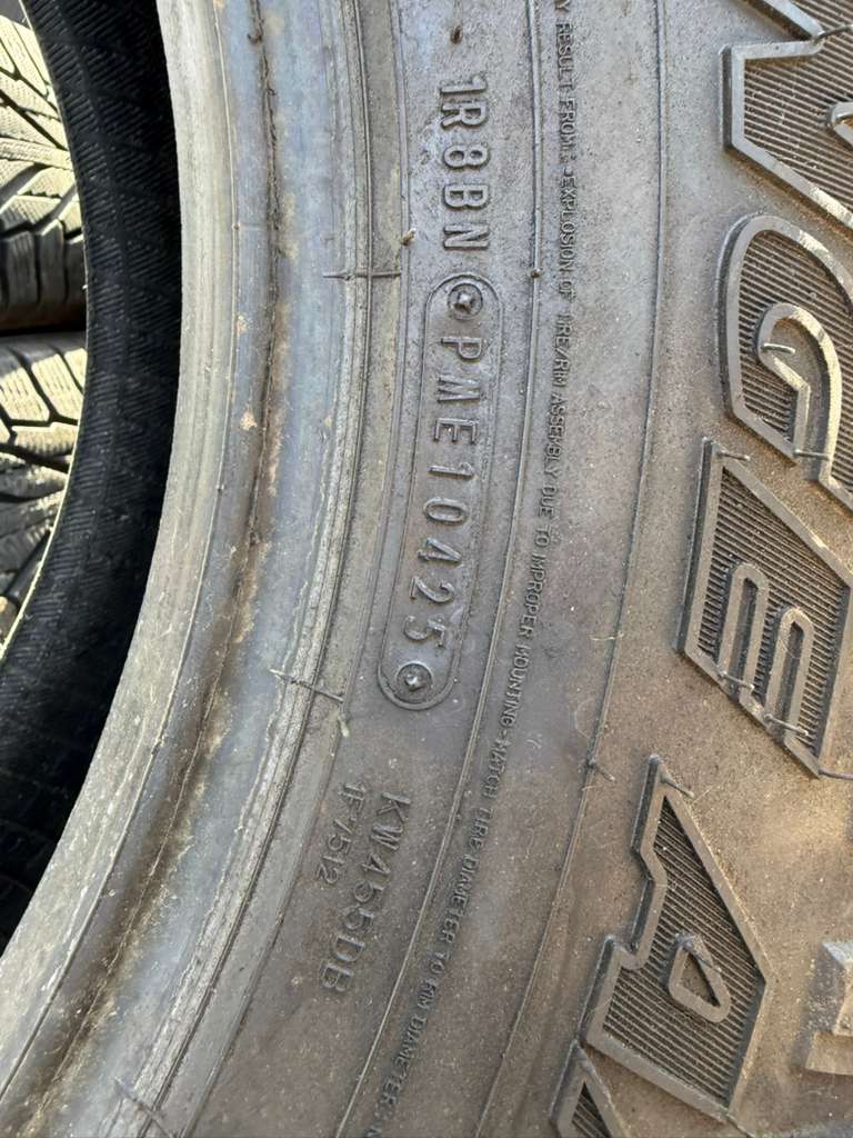 LT275/70R18 Set (4 Like New Tires) Mazama Open Range AT plus