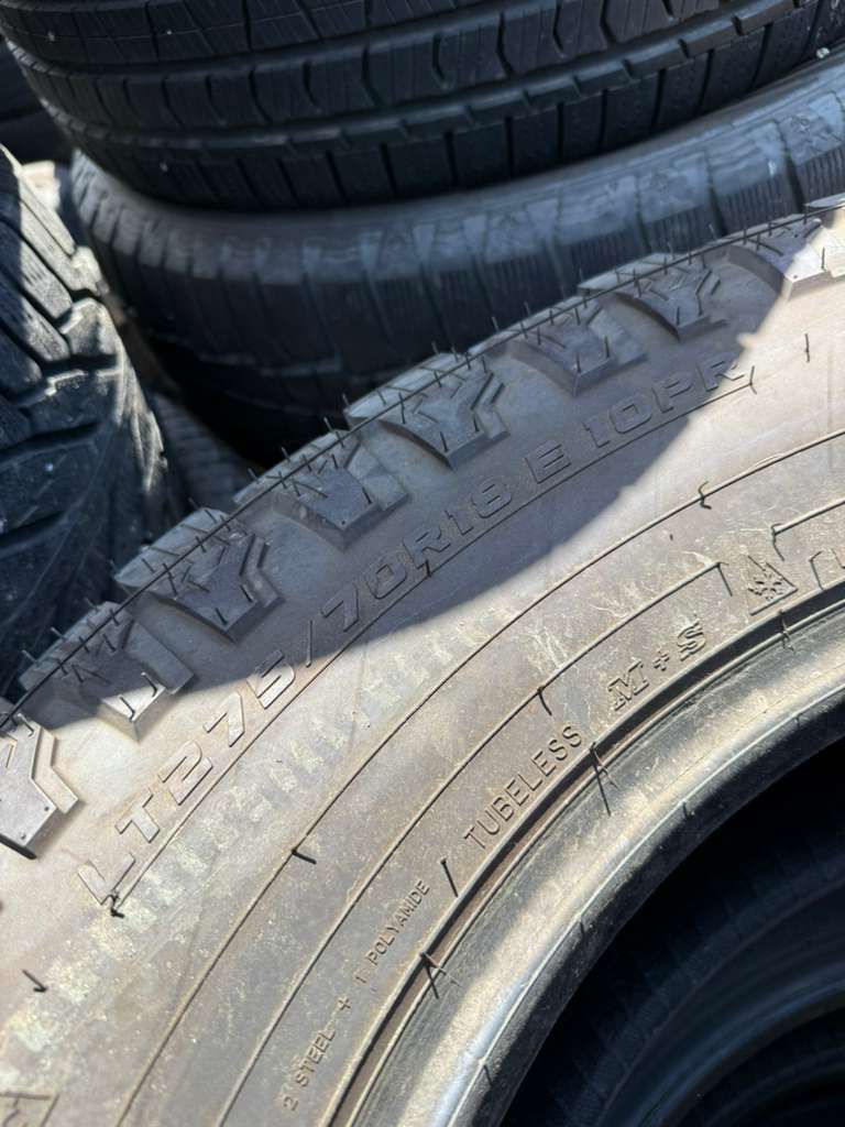 LT275/70R18 Set (4 Like New Tires) Mazama Open Range AT plus
