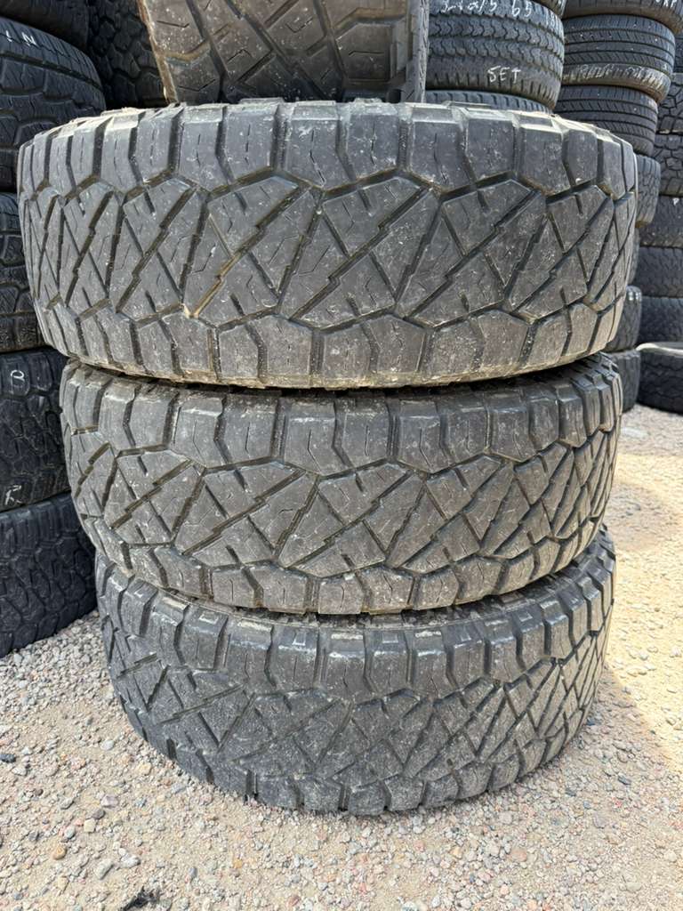 LT275/70R18 Set (4 Used Tires) Nitto Ridge Grappler