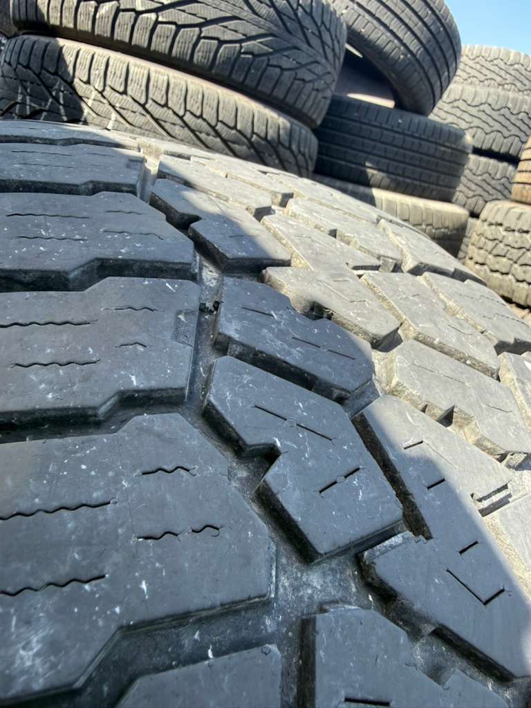 LT275/70R18 Set (4 Used Tires) Falken Wildpeak AT3W