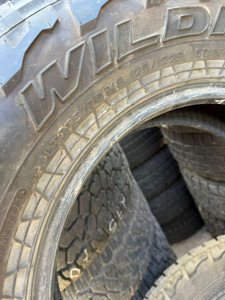 LT275/70R18 Set (4 Used Tires) Falken Wildpeak AT3W