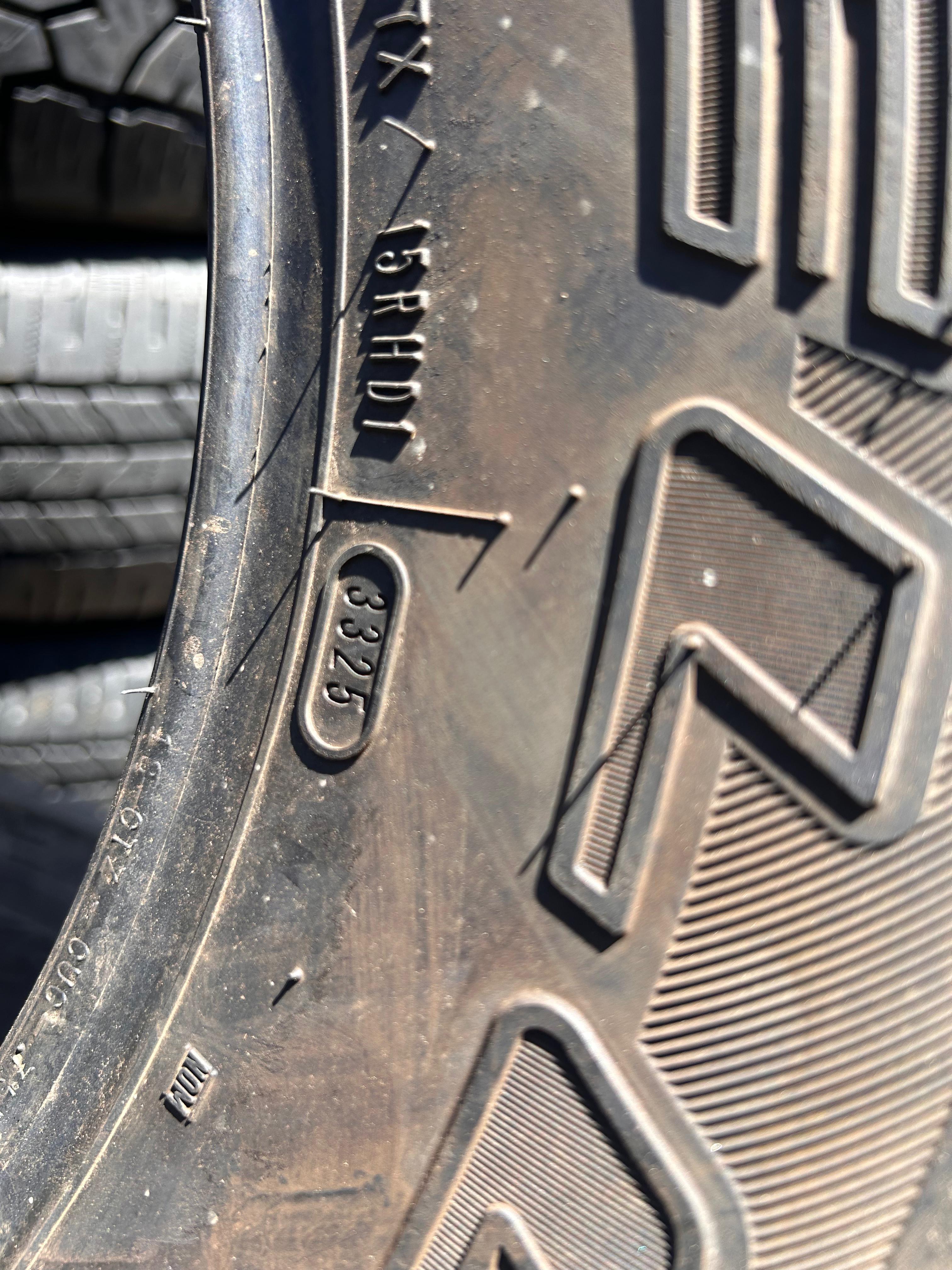 LT275/70R18 Set (4 Used Tires) Bridgestone Dueler AT