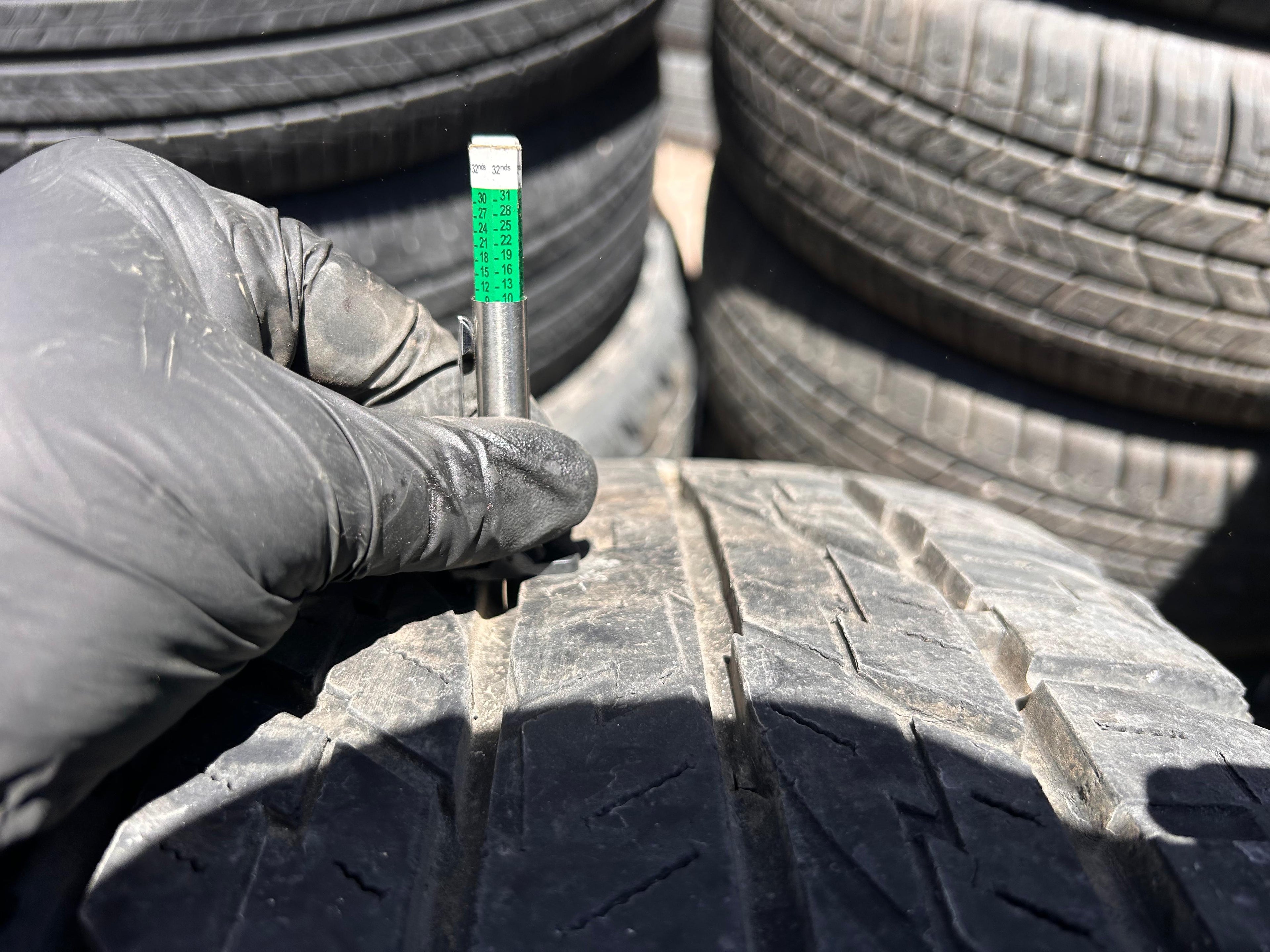 LT275/65R18 Pair (2 Used Tires) Yokohama Geolandar AT
