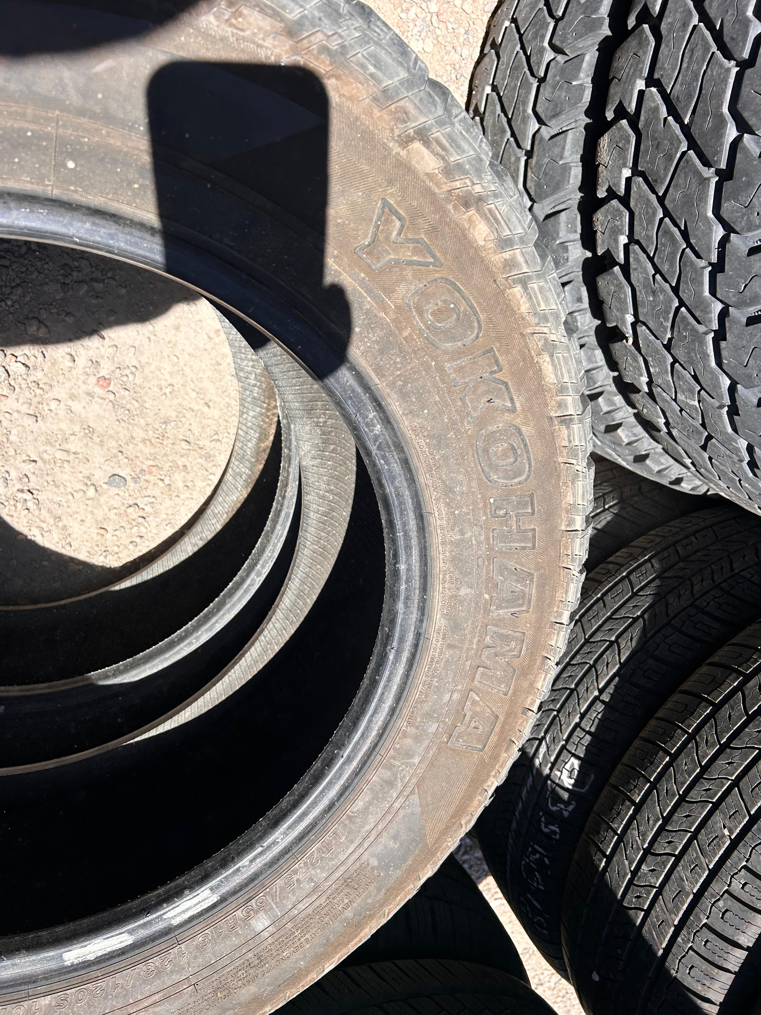 LT275/65R18 Pair (2 Used Tires) Yokohama Geolandar AT
