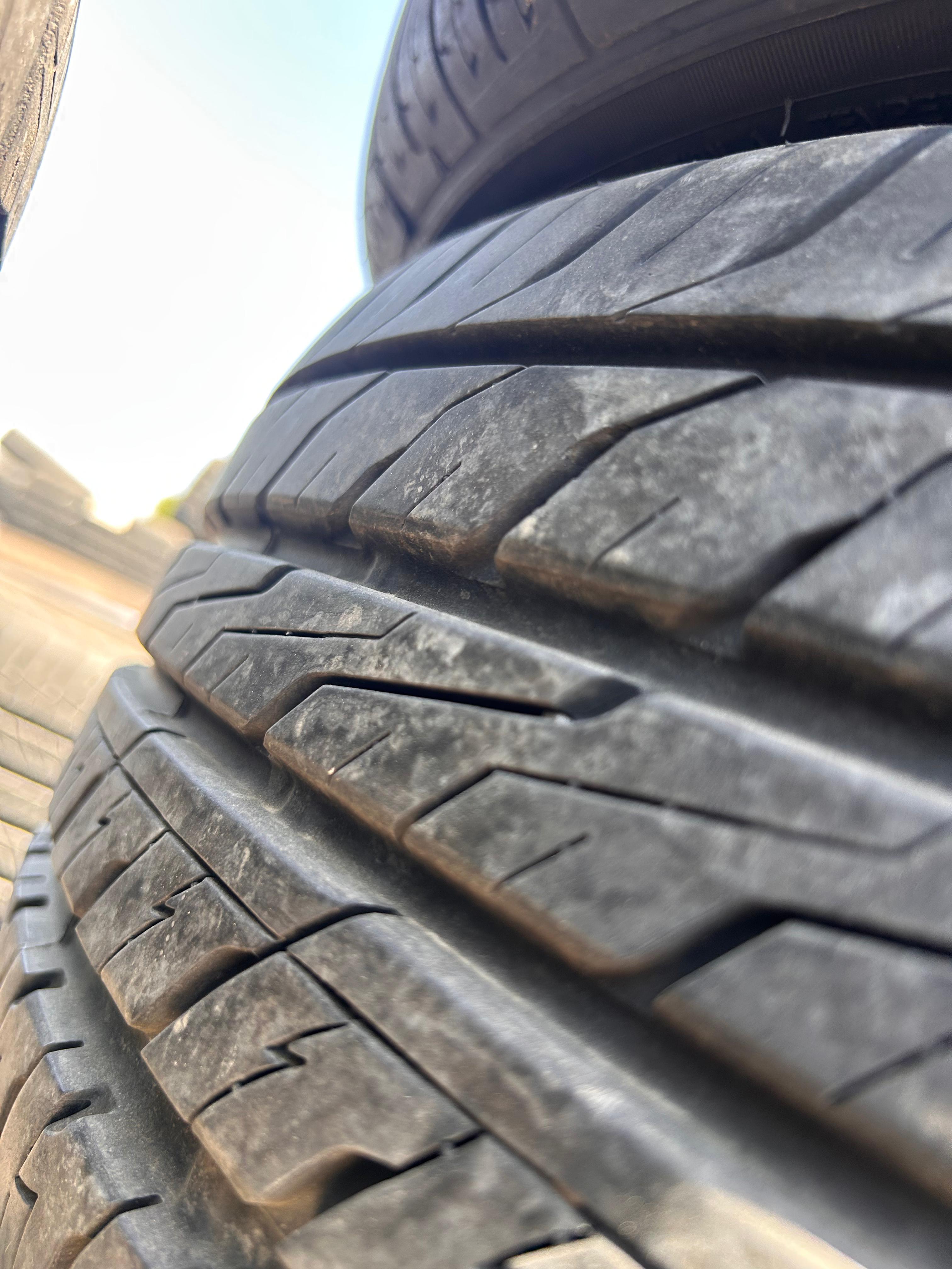 225/60R18 Pair (2 Like New Tires) Ironman Imovegen3