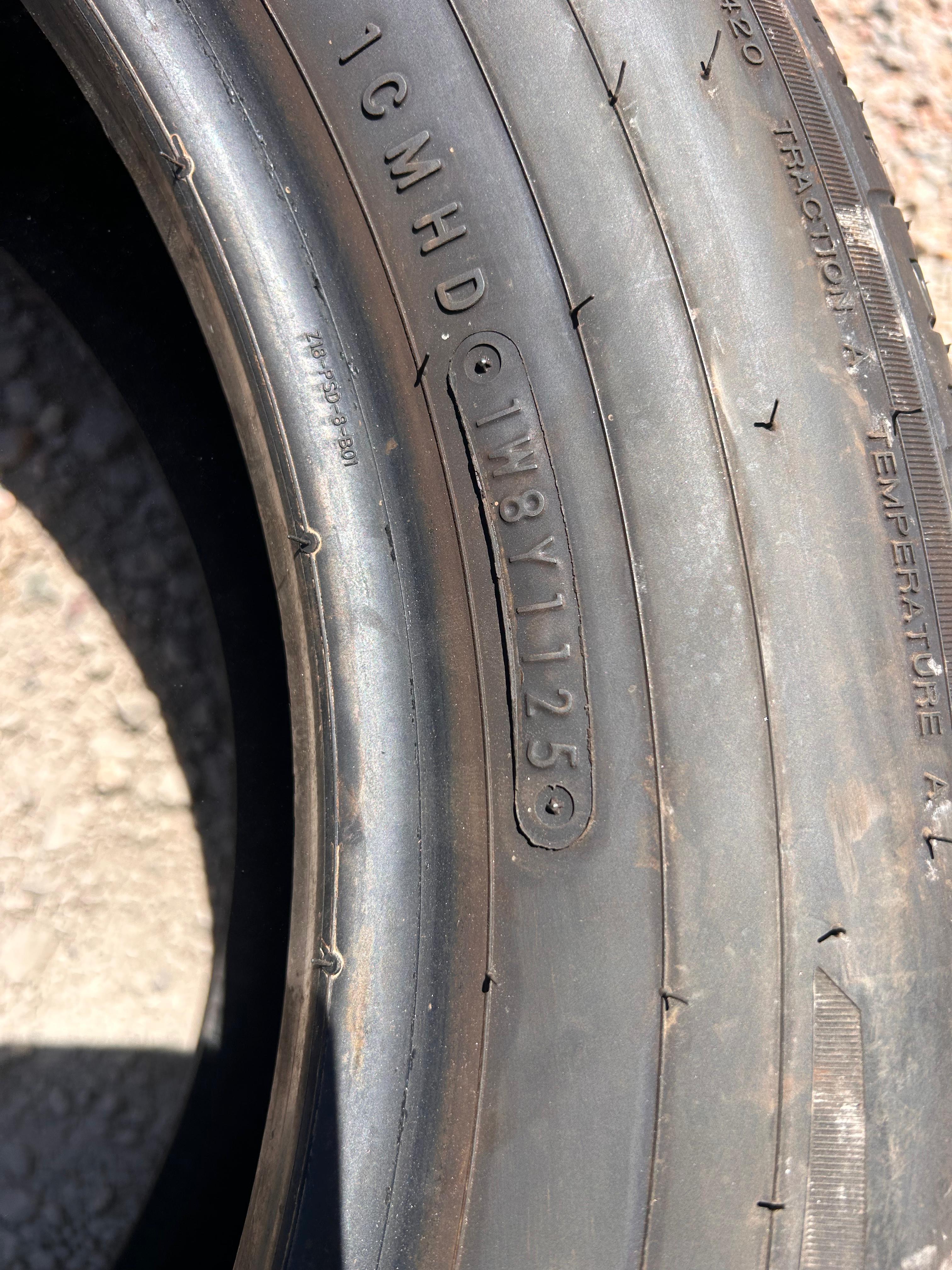 225/60R18 Pair (2 Like New Tires) Ironman Imovegen3