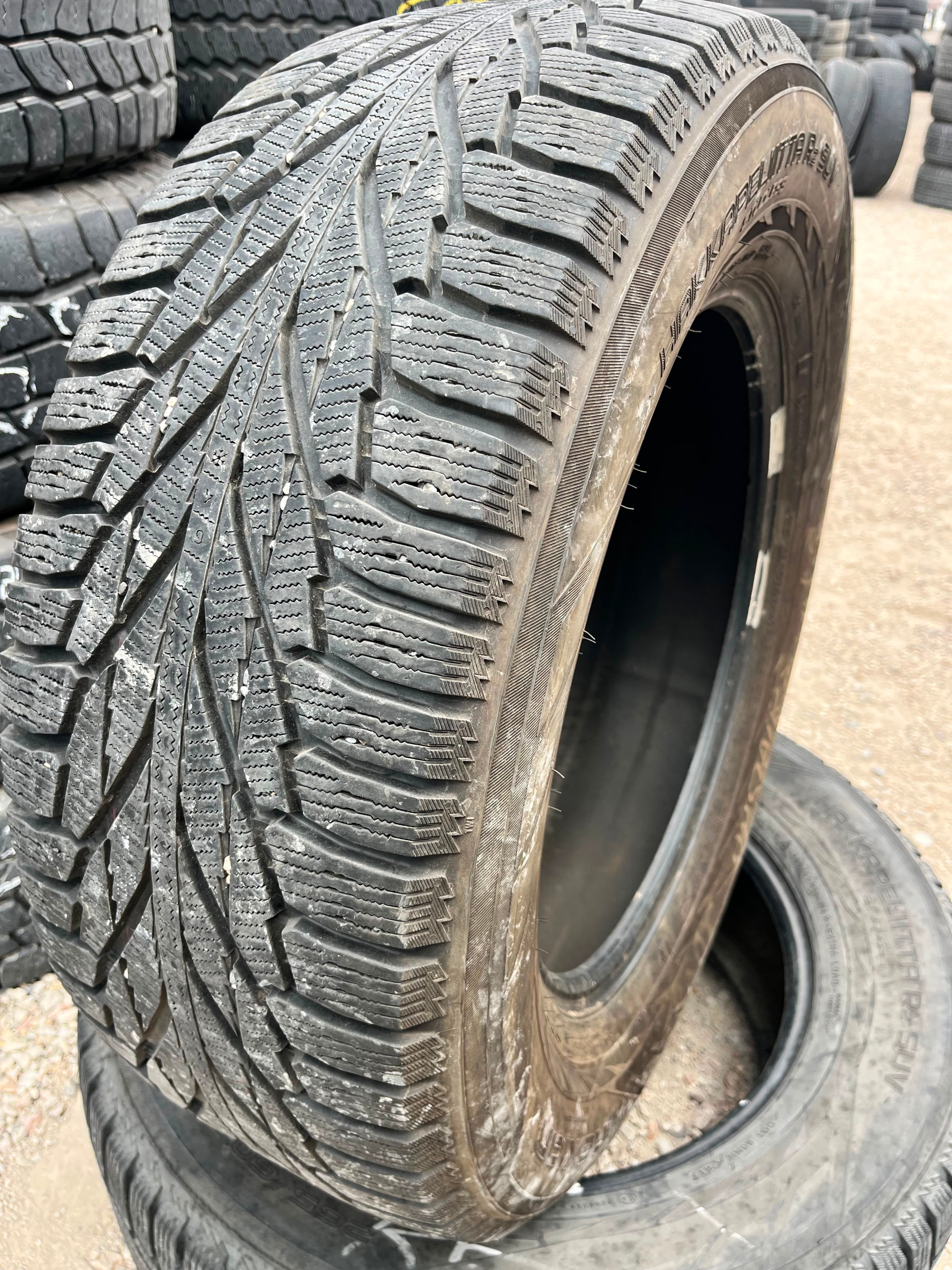 265/65R18 Pair (2 Used Tires) Nokia Hankapeliitta R2
