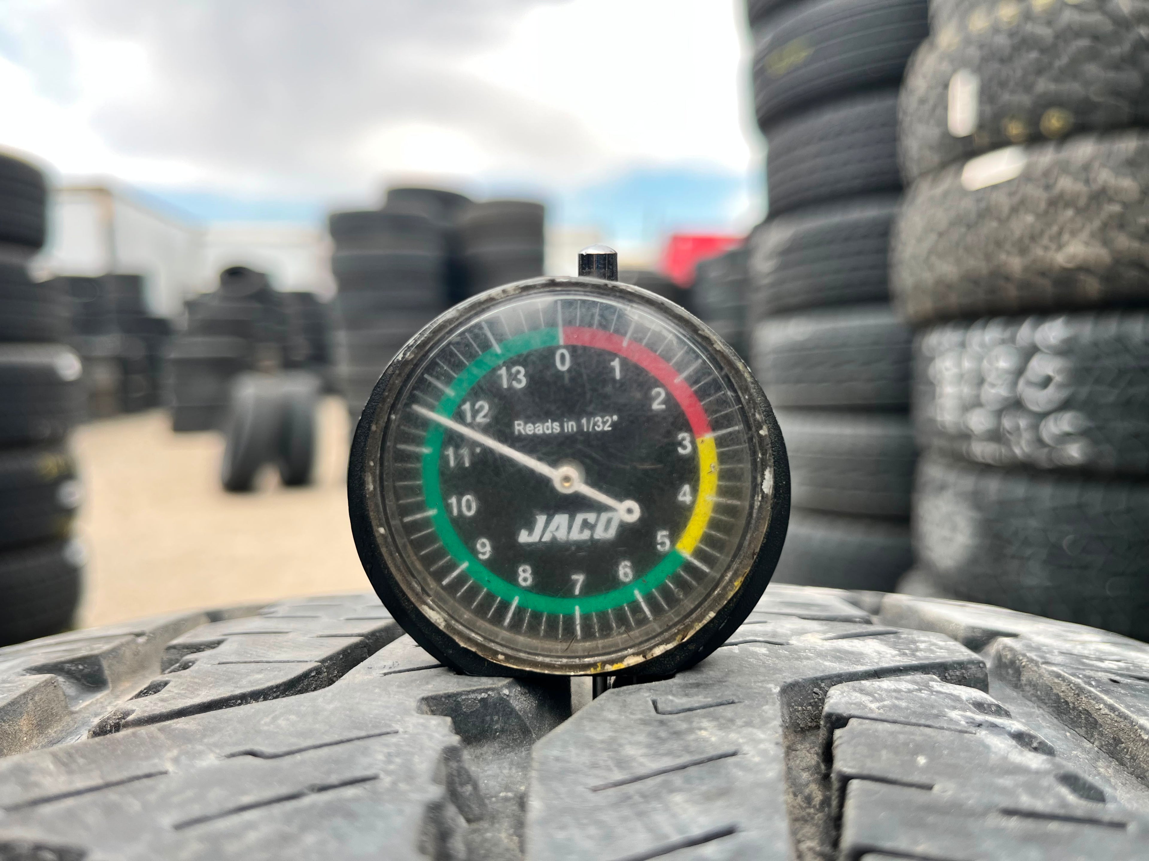 LT275/70R18 Set (4 Used Tires) Bridgestone Dueler Revo 3